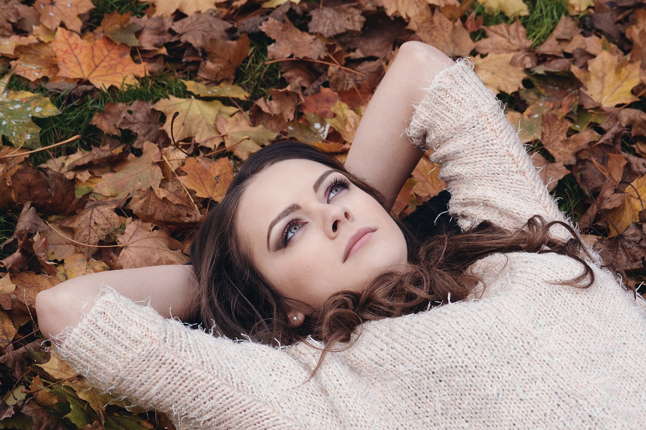 girl in fall season